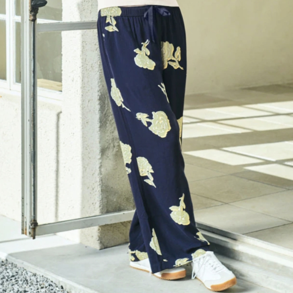 Uniqlo X Princesses Tam Tam Drape Easy Pant Navy Floral